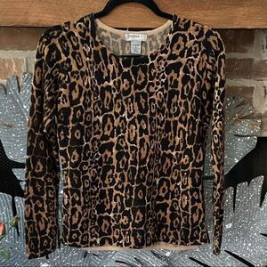 Designer Originals Size Small Luxelon Animal Print Pullover Sweater